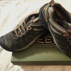 BRAND NEW!!! Keen Voyageur Men's Black/Olive Size 10.5